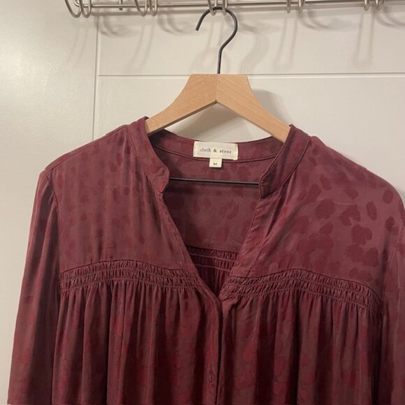 Evereve Cloth & Stone Leopard Print Button Up Blouse Maroon Size Medium V-Neck - Picture 6 of 16